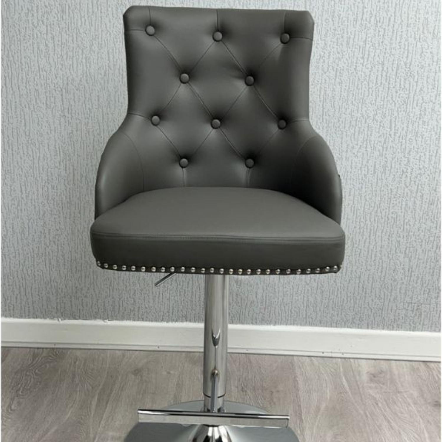 majistics breakfast stools