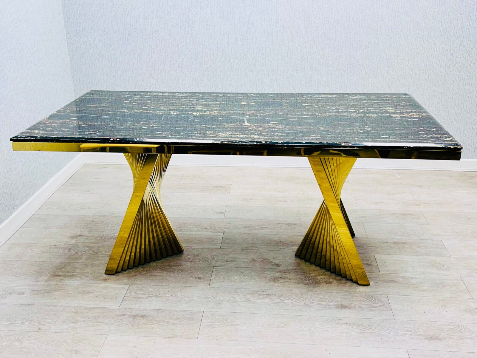 ravello marble dinning table cream & gold