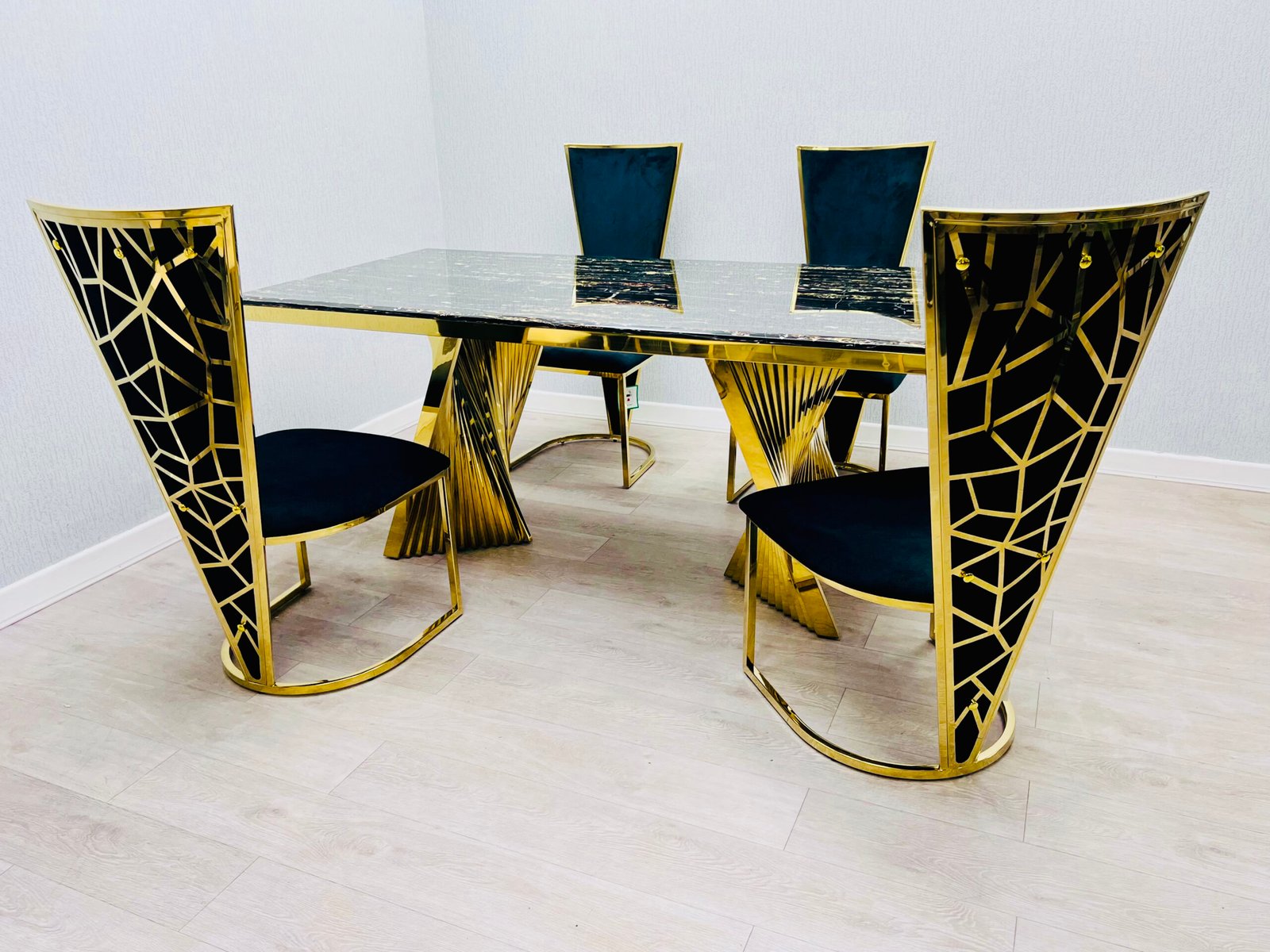 ravello marble dinning table cream & gold