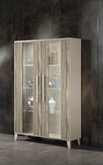 caprice 2 door vitrine